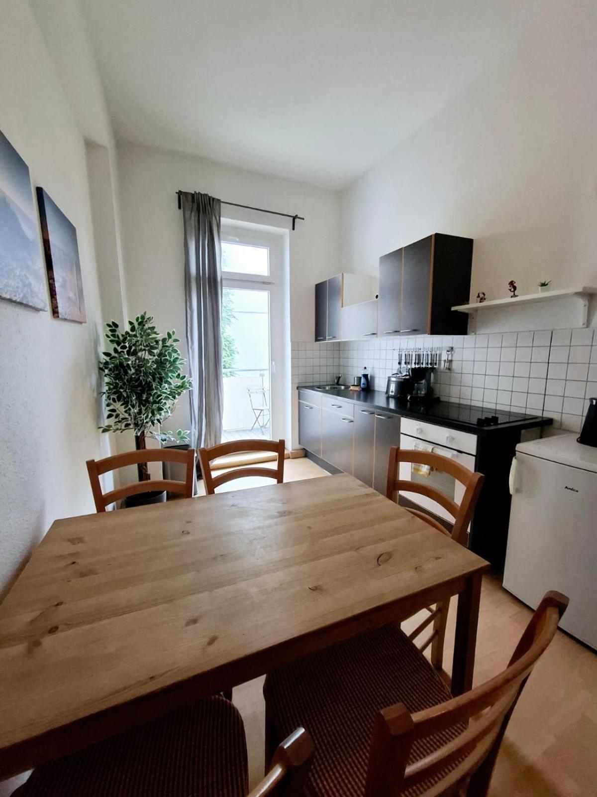 Altbauwohnung Direkt An Der Karli Mit Balkon - Netflix Inklusive Leipzig Eksteriør billede