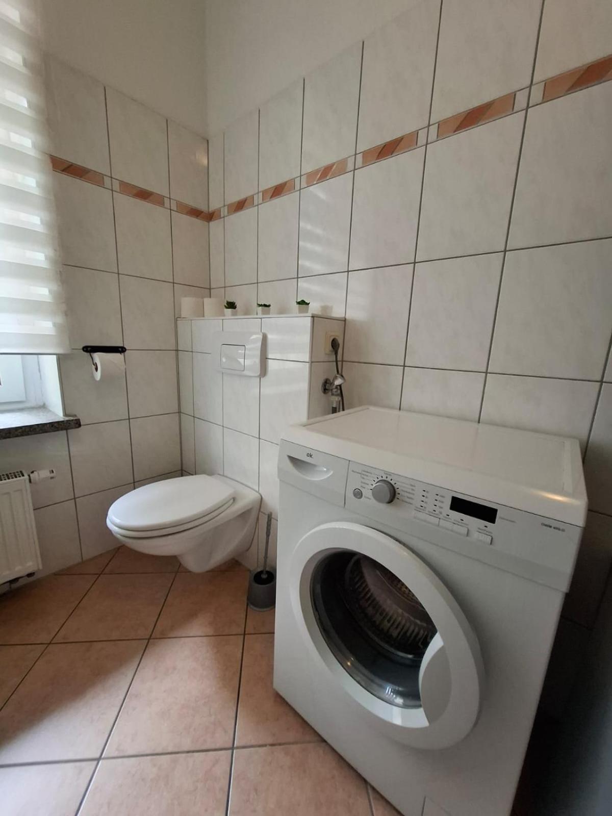 Altbauwohnung Direkt An Der Karli Mit Balkon - Netflix Inklusive Leipzig Eksteriør billede